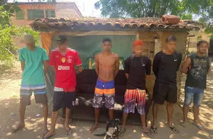 Polícia Militar prende seis indivíduos suspeitos de tráfico e apreende grande quantidade de drogas na zona Sul de Teresina (Foto: Reprodução)
