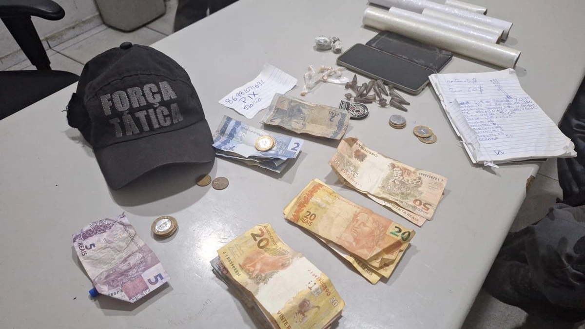 Polícia prende foragido e comparsa com drogas e dinheiro em Teresina