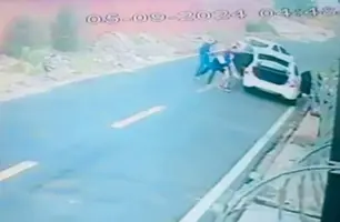 Quadrilha rouba carro de família (Foto: Reprodução)