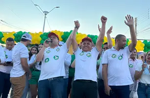 Rafael Fonteles participa de grande caminhada com Avelar Lopes em Simplício Mendes (Foto: Conecta Piauí)