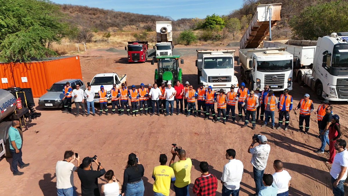 Rafael Fonteles visita obras de pavimentação entre Campinas e Floresta do Piauí