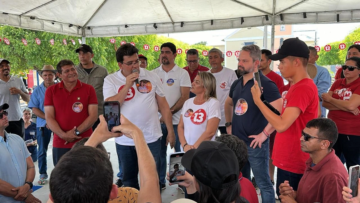 Raquel Sousa realiza ato político com Rafael Fonteles em São José do Divino