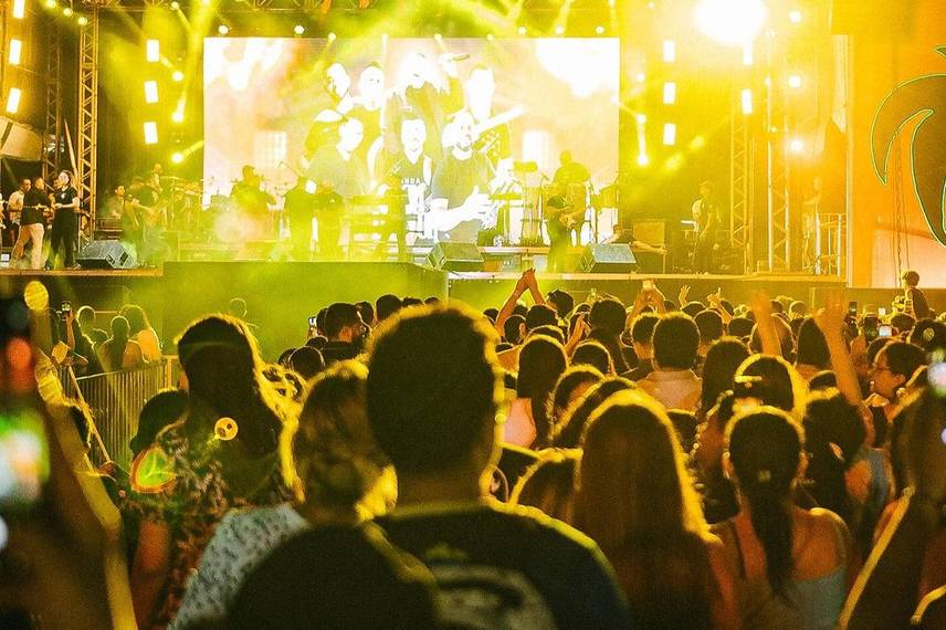 Show gospel em Parnaíba comove multidão e deixa marcas de fé e emoção Show gospel em Parnaíba comove multidão e deixa marcas de fé e emoção