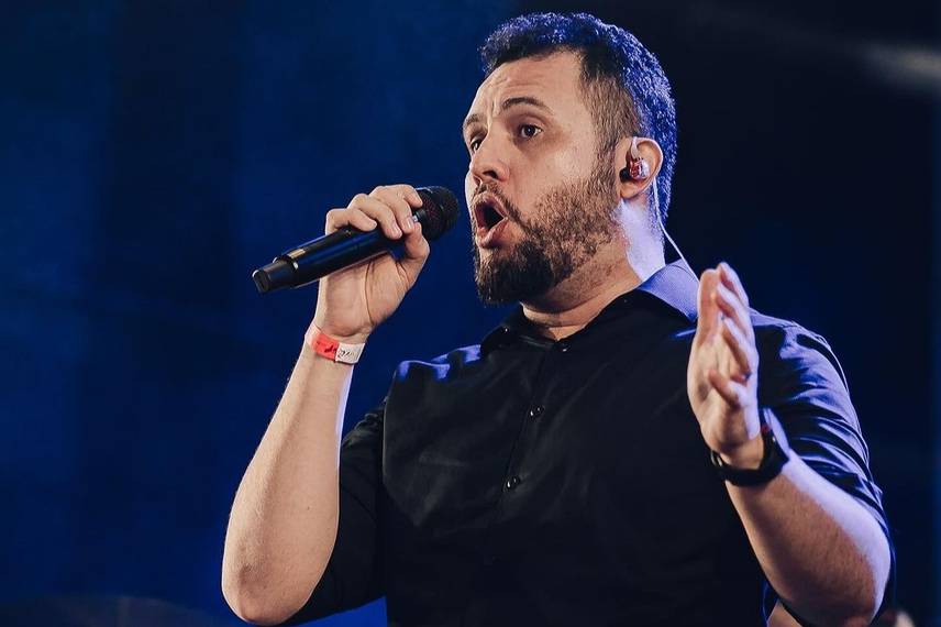 Show gospel em Parnaíba comove multidão e deixa marcas de fé e emoção Show gospel em Parnaíba comove multidão e deixa marcas de fé e emoção