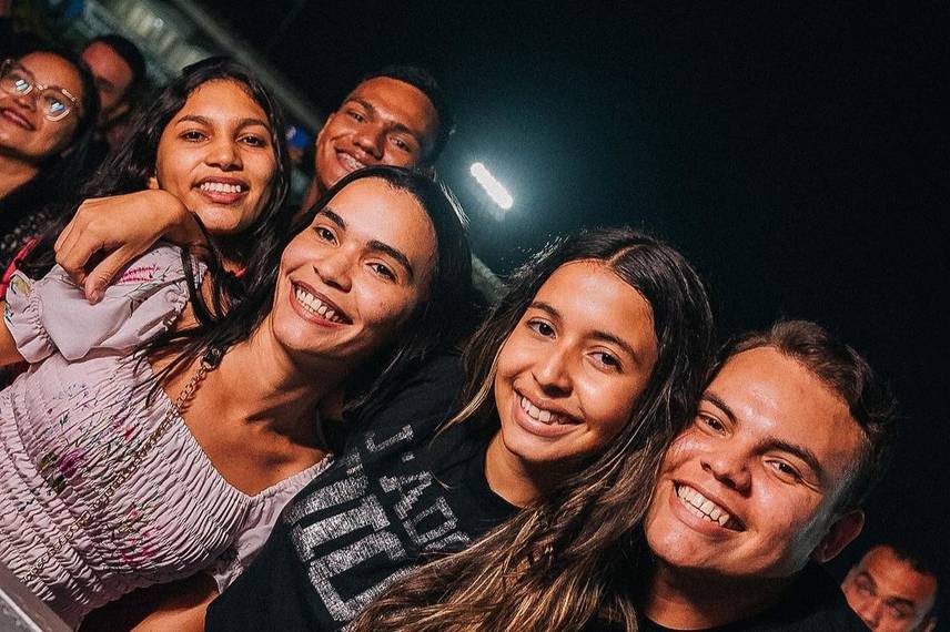 Show gospel em Parnaíba comove multidão e deixa marcas de fé e emoção Show gospel em Parnaíba comove multidão e deixa marcas de fé e emoção