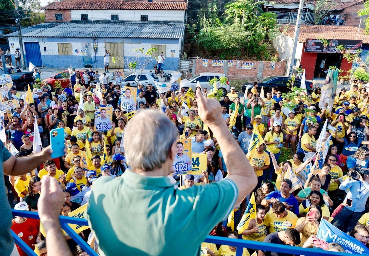 Silvio Mendes reforça campanha durante caminhadas pela zona Sul de Teresina