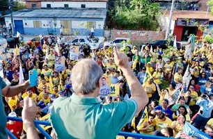 Silvio Mendes reforça campanha durante caminhadas pela zona Sul de Teresina (Foto: Reprodução)