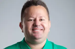 Adeilson Antão de Carvalho, o Novim, prefeito de Francisco Macedo-PI (Foto: Reprodução Facebook)