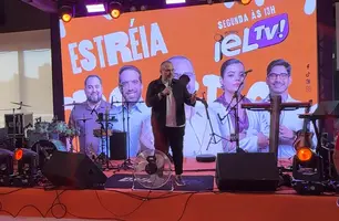 Apresentador Ieldyson Vasconcelos durante lançamento do Iel TV (Foto: Welligton Oliveira/ Conecta Piauí)