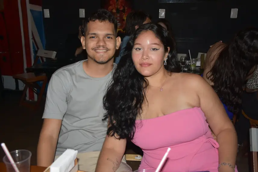 Aprovados no Enem comemoram em PUB Aprovados no Enem comemoram em PUB