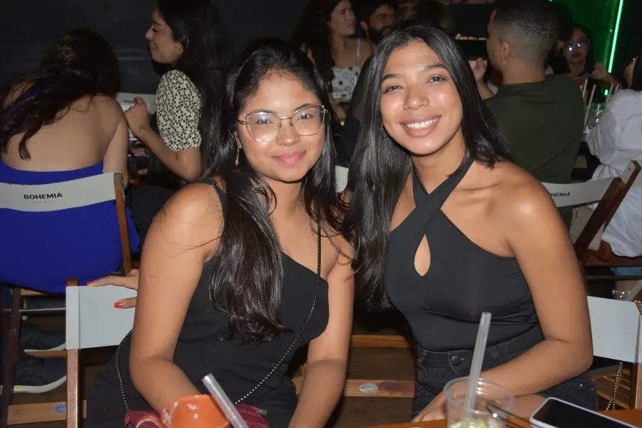 Aprovados no Enem comemoram em PUB