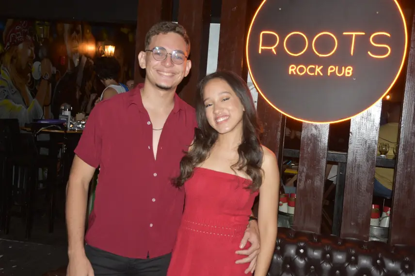 Aprovados no Enem comemoram em PUB Aprovados no Enem comemoram em PUB