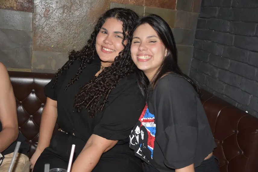 Aprovados no Enem comemoram em PUB Aprovados no Enem comemoram em PUB