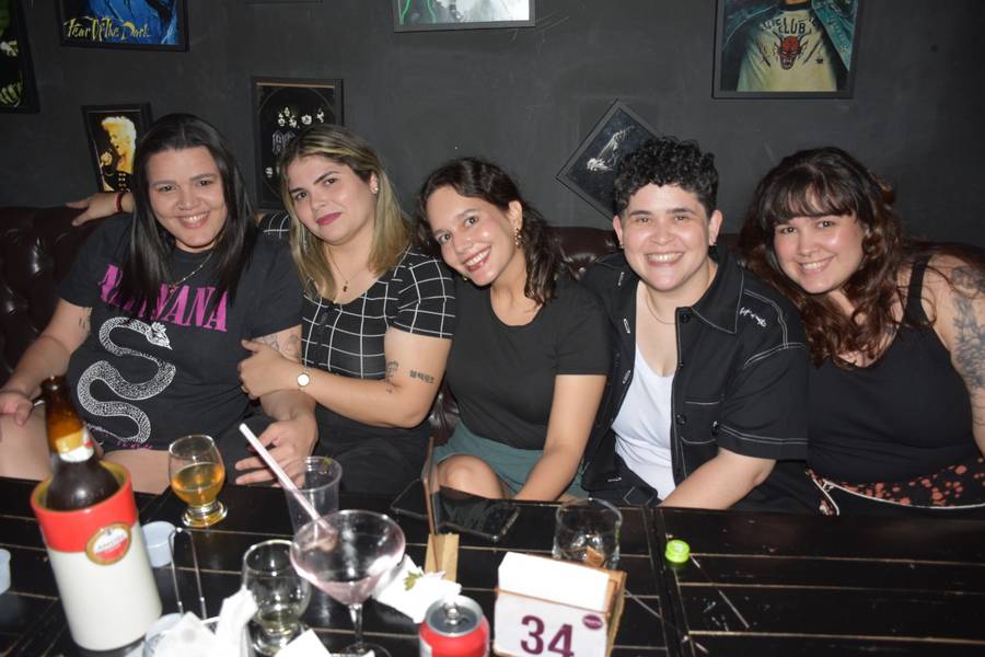 Aprovados no Enem comemoram em PUB