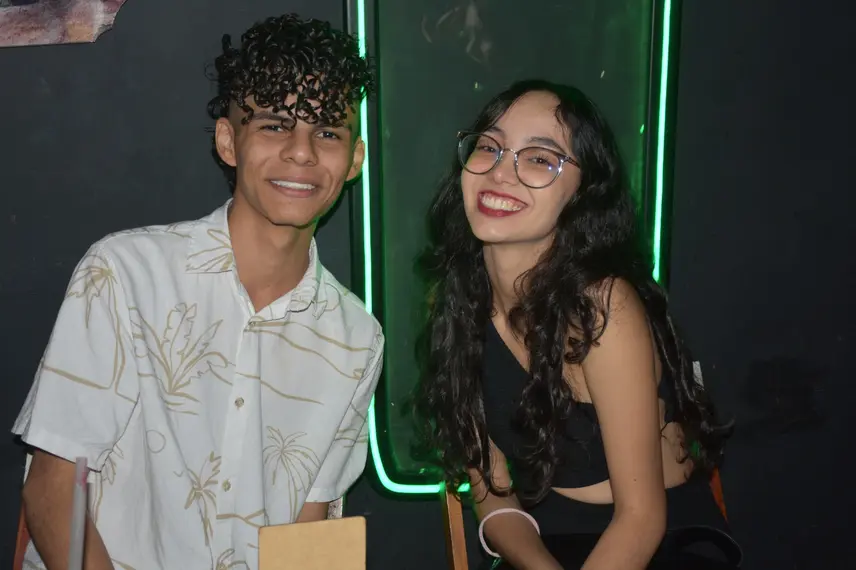 Aprovados no Enem comemoram em PUB