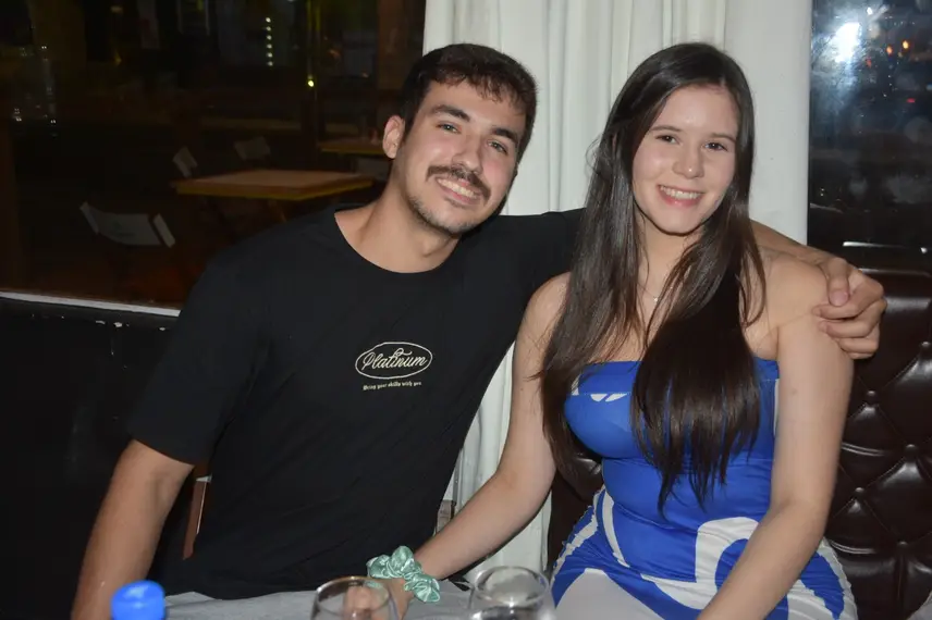 Aprovados no Enem comemoram em PUB Aprovados no Enem comemoram em PUB