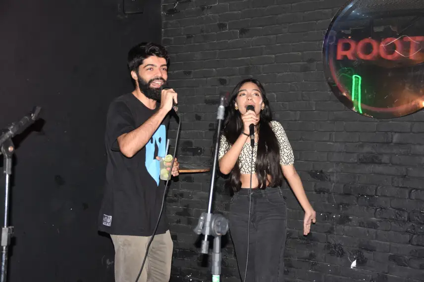 Aprovados no Enem comemoram em PUB Aprovados no Enem comemoram em PUB