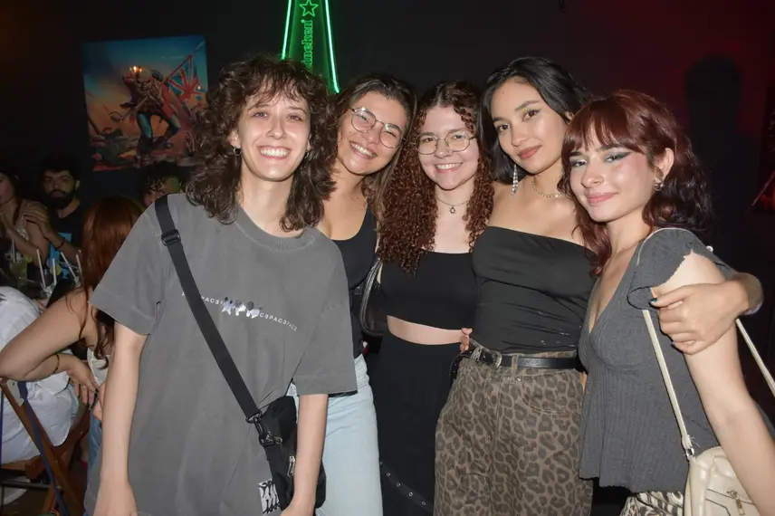 Aprovados no Enem comemoram em PUB Aprovados no Enem comemoram em PUB
