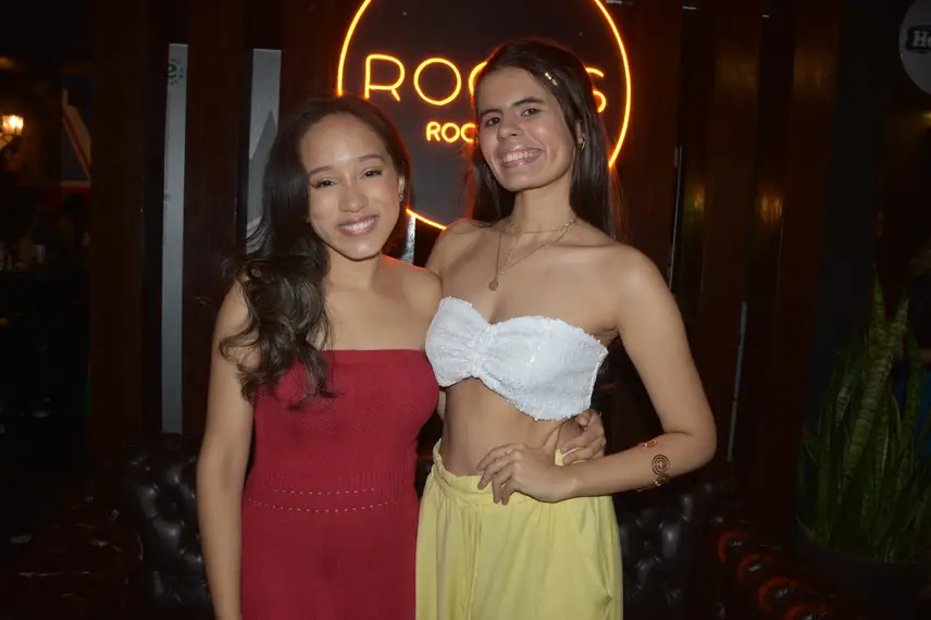 Aprovados no Enem comemoram em PUB Aprovados no Enem comemoram em PUB