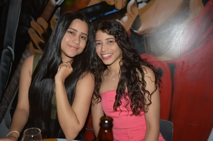 Aprovados no Enem comemoram em PUB Aprovados no Enem comemoram em PUB