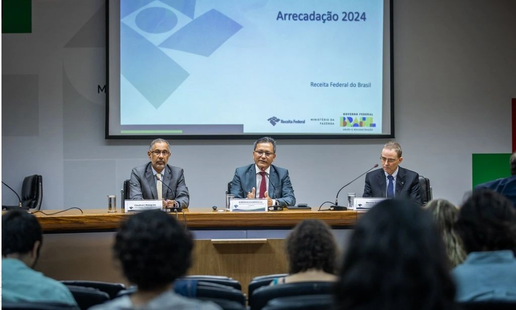 Arrecadação federal atinge R$ 2,71 trilhões em 2024, o maior valor da história