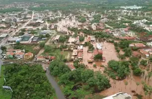 Corpo de Bombeiros repassa orientações para atender vítimas de alagamento em Picos (Foto: Reprodução)