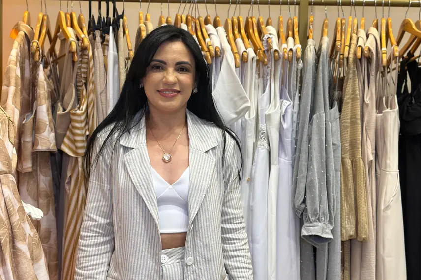 Diretora comercial Albetisa Araújo