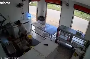 Empresário é eletrocutado ao usar celular conectado ao carregador no Maranhão (Foto: Reprodução)