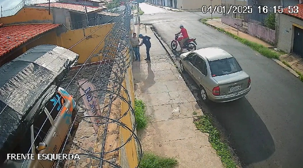 Enfermeira é assaltada e criminosos levam seu carro no bairro Ilhotas, em Teresina