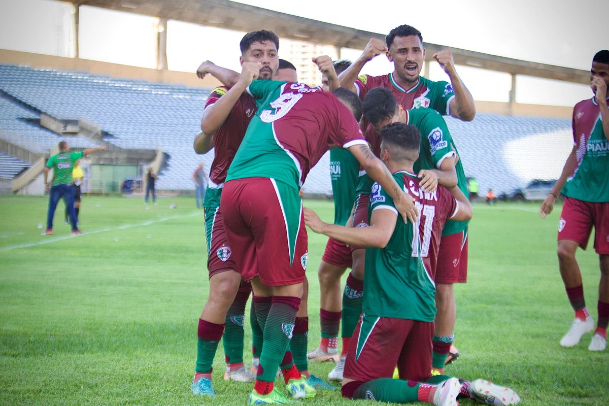 Fluminense-PI goleia e complica o River no Grupo A do estadual