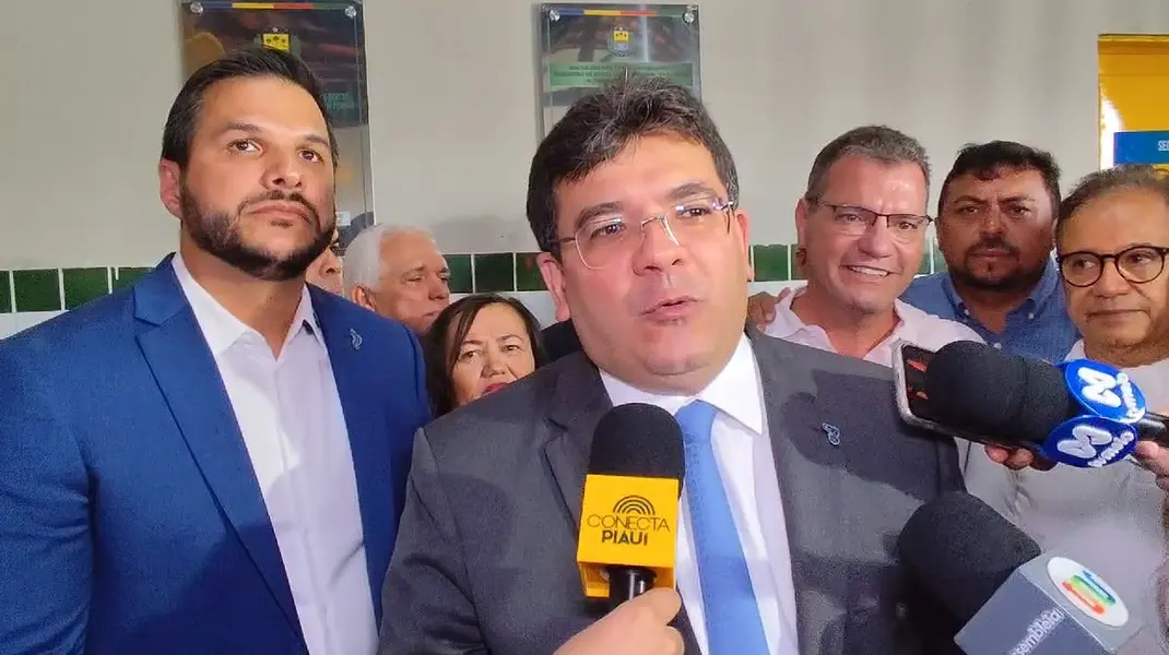Governador entrega reforma e ampliação de escola na zona Norte de Teresina