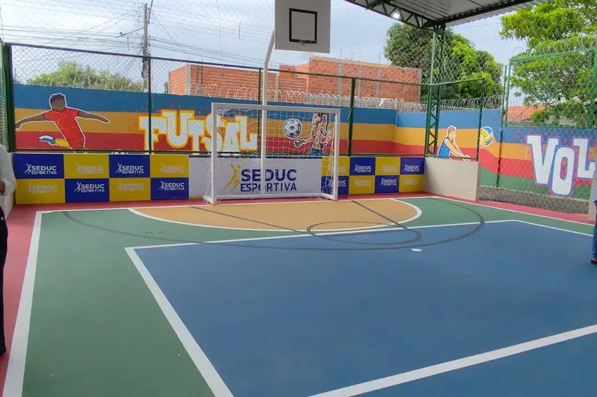 Governador entrega reforma e ampliação de escola na zona Norte de Teresina