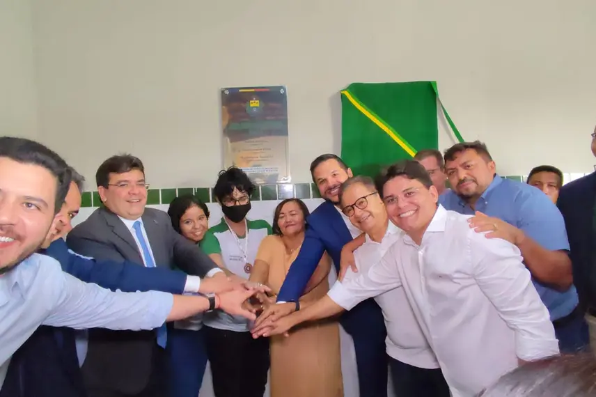 Governador entrega reforma e ampliação de escola na zona Norte de Teresina