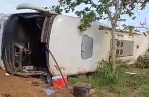 Grave acidente na BR-135 deixa sete mortos e 15 feridos em Corrente, no Piauí (Foto: PRF)