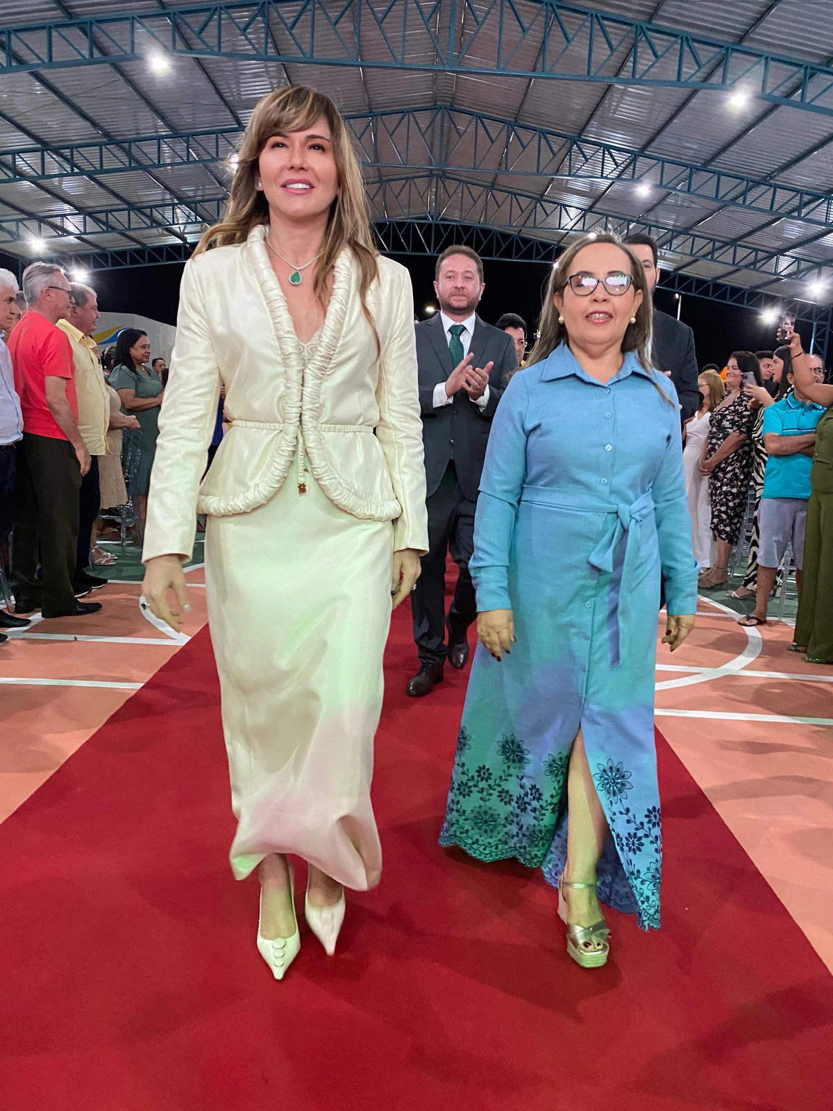 Ivanária Sampaio toma posse como prefeita de Esperantina durante cerimônia