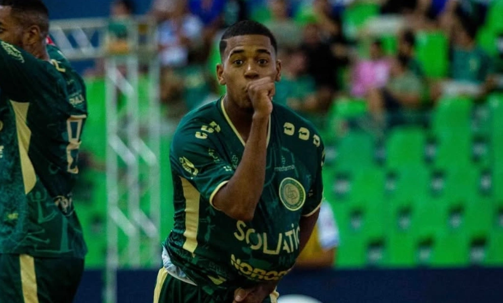 Jogador de futsal Douglas Ribeiro, conhecido como Douglinhas