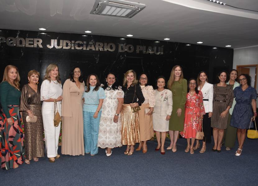 Juíza Keylla Ranyere assume presidência da AMAPI como a primeira mulher no cargo