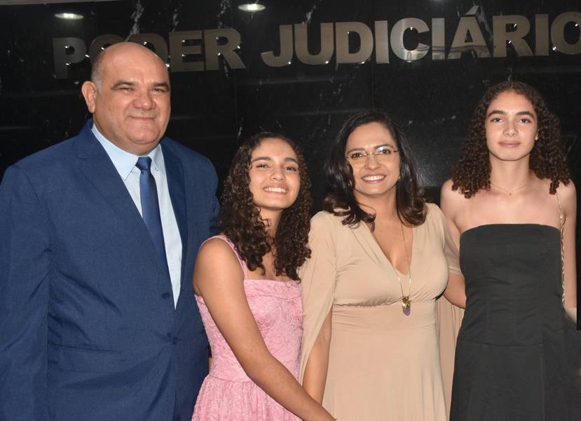 Juíza Keylla Ranyere assume presidência da AMAPI como a primeira mulher no cargo