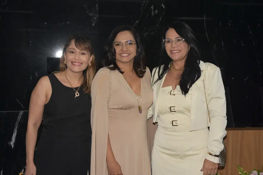 Juíza Keylla Ranyere assume presidência da AMAPI como a primeira mulher no cargo