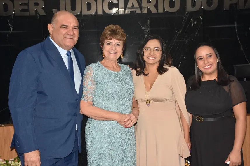 Juíza Keylla Ranyere assume presidência da AMAPI como a primeira mulher no cargo