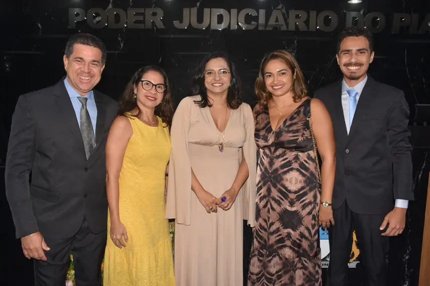 Juíza Keylla Ranyere assume presidência da AMAPI como a primeira mulher no cargo