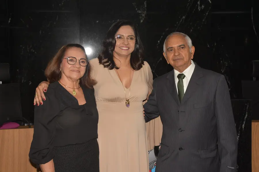 Juíza Keylla Ranyere assume presidência da AMAPI como a primeira mulher no cargo