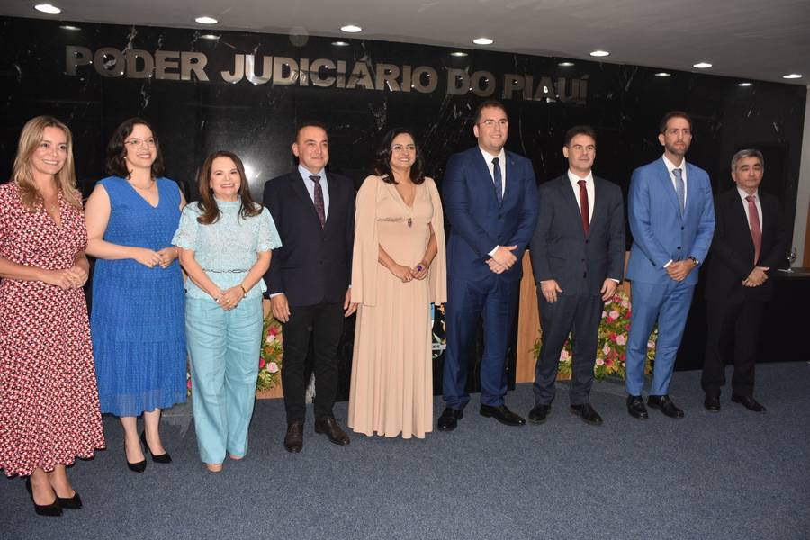 Juíza Keylla Ranyere assume presidência da AMAPI como a primeira mulher no cargo