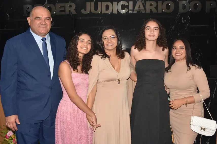Juíza Keylla Ranyere assume presidência da AMAPI como a primeira mulher no cargo
