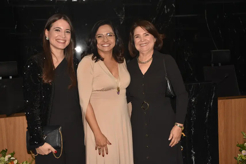 Juíza Keylla Ranyere assume presidência da AMAPI como a primeira mulher no cargo