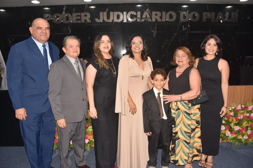 Juíza Keylla Ranyere assume presidência da AMAPI como a primeira mulher no cargo