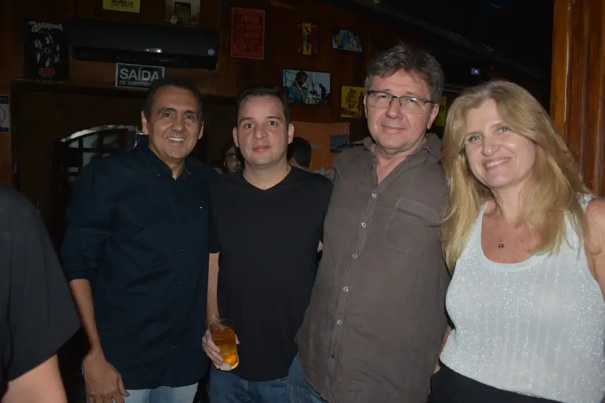 Noite de Rock e MPB reúne jovens em Pub badalado na Zona Leste de Teresina Noite de Rock e MPB reúne jovens em Pub badalado na Zona Leste de Teresina