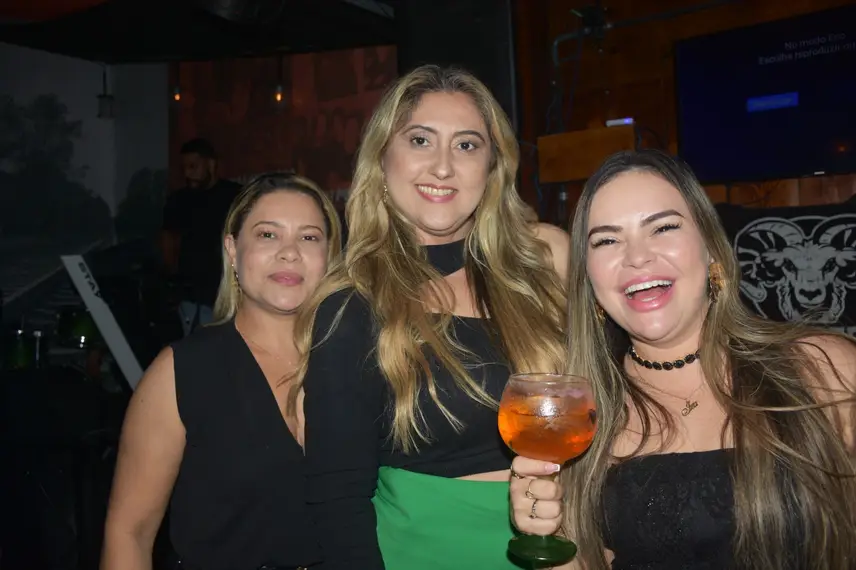 Noite de Rock e MPB reúne jovens em Pub badalado na Zona Leste de Teresina Noite de Rock e MPB reúne jovens em Pub badalado na Zona Leste de Teresina
