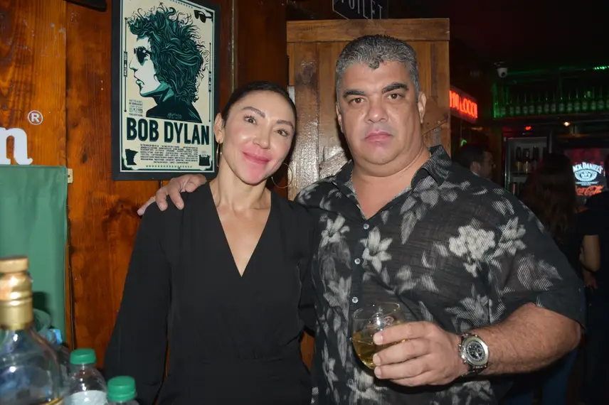 Noite de Rock e MPB reúne jovens em Pub badalado na Zona Leste de Teresina Noite de Rock e MPB reúne jovens em Pub badalado na Zona Leste de Teresina