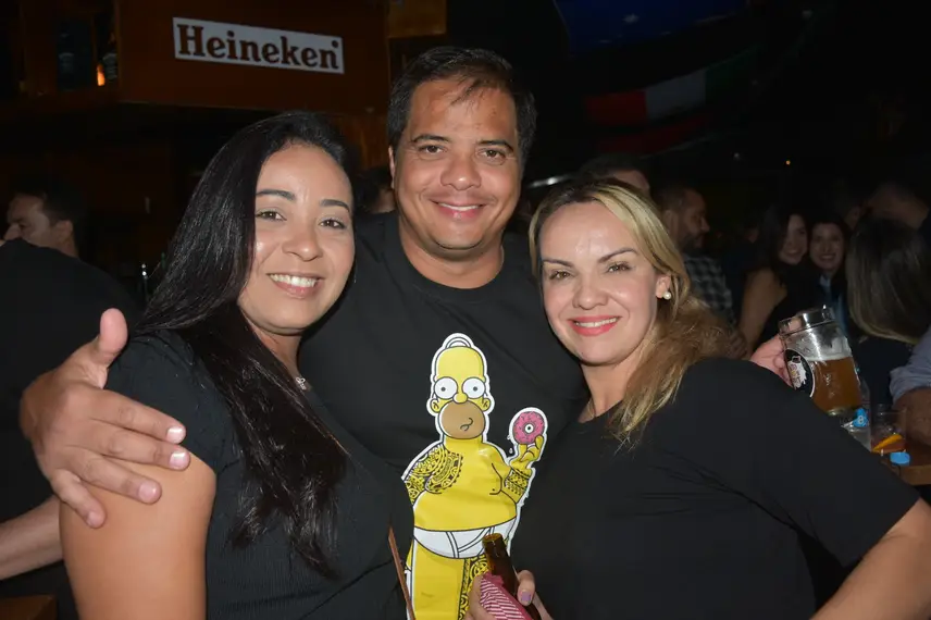 Noite de Rock e MPB reúne jovens em Pub badalado na Zona Leste de Teresina Noite de Rock e MPB reúne jovens em Pub badalado na Zona Leste de Teresina